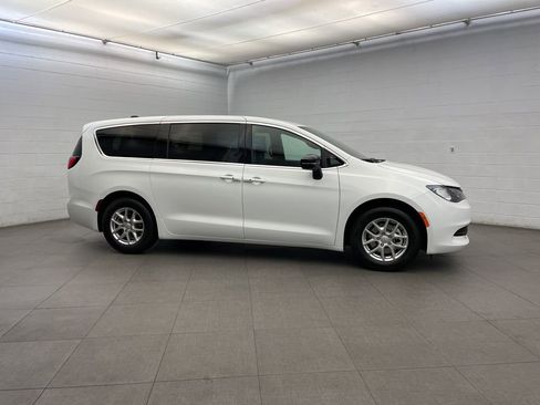 New 2026 Chrysler Voyager LX image 2