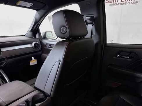 Used 2025 Chevrolet Colorado LT w/ LT Convenience Package RWD image 24