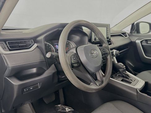 Used 2022 Toyota RAV4 XLE FWD image 13