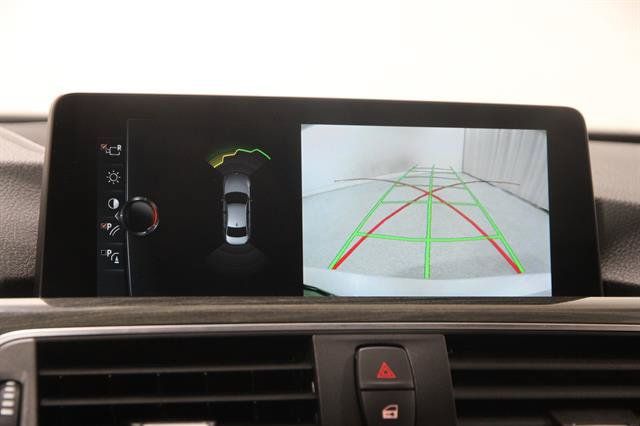 Used 2017 BMW 330i xDrive Sedan AWD/4WD image 12