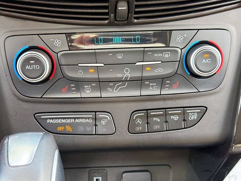 Used 2019 Ford Escape Titanium AWD/4WD image 18