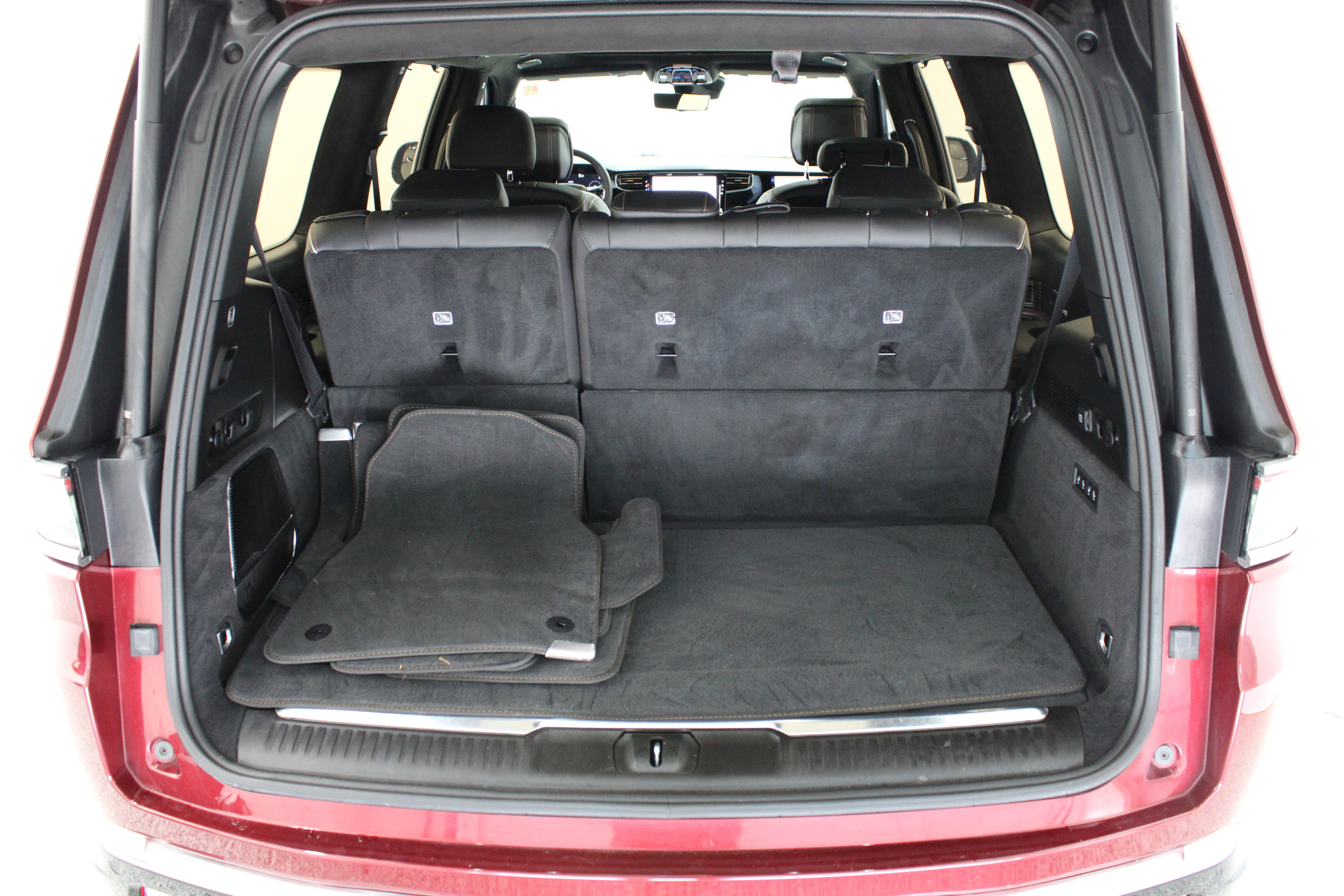 Used 2023 Jeep Grand Wagoneer Series III AWD/4WD image 37