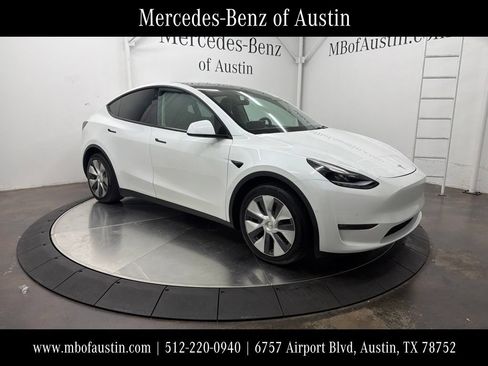 Used 2022 Tesla Model Y Long Range AWD/4WD image 1