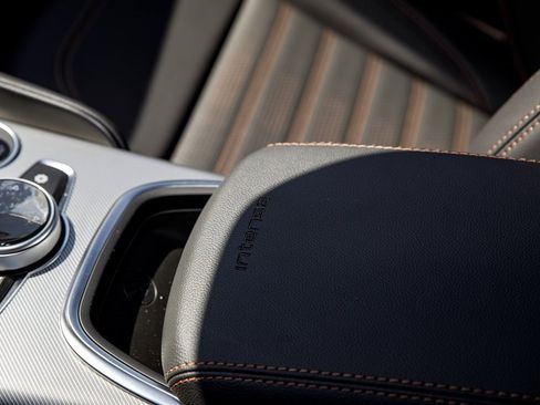 New 2025 Alfa Romeo Giulia w/ Driving Assist Package image 29