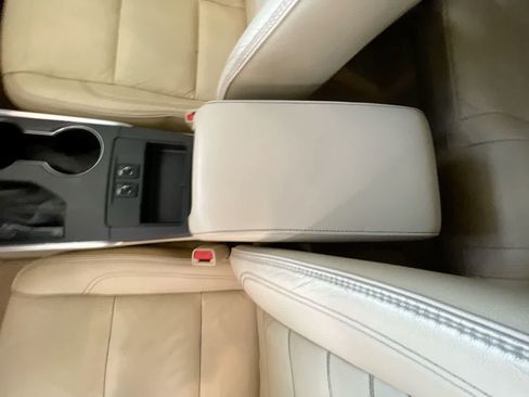 Used 2016 Toyota Camry XLE w/ Moonroof Package FWD image 21