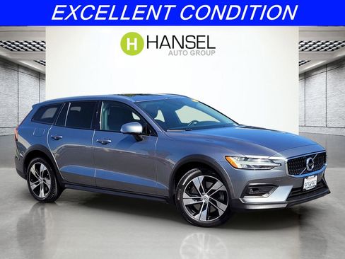Used 2021 Volvo V60 T5 Cross Country w/ Climate Package AWD/4WD image 1