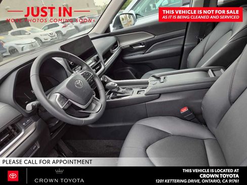 Used 2026 Toyota Grand Highlander FWD image 4