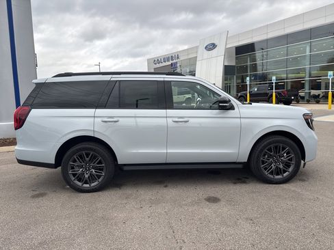New 2026 Ford Expedition Platinum w/ Stealth Appearance Package image 13