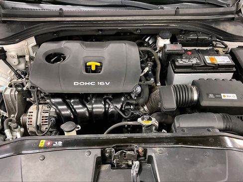 Used 2017 Hyundai Elantra SE FWD image 31