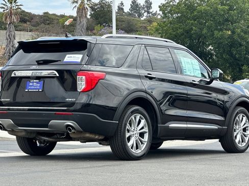 Certified 2024 Ford Explorer Limited AWD/4WD image 3