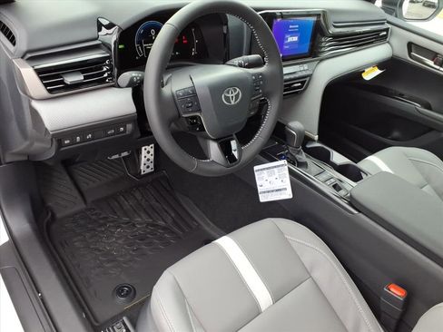 New 2026 Toyota Camry SE image 4