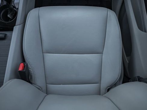 Used 2017 Honda Pilot Touring image 32
