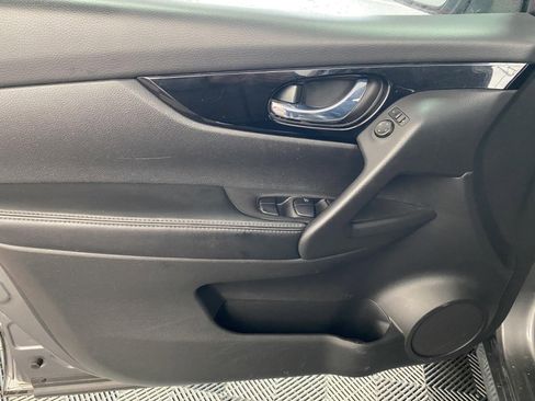 Used 2019 Nissan Rogue Sport SV w/ Technology Package image 18