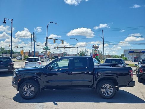 Used 2025 Nissan Frontier SV w/ SV Convenience Package AWD/4WD image 2