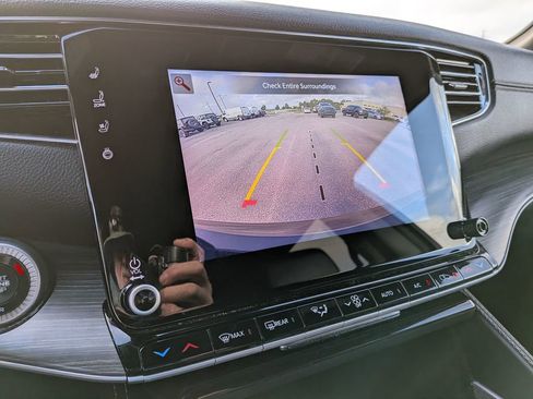 Used 2024 Jeep Wagoneer Series III AWD/4WD image 22