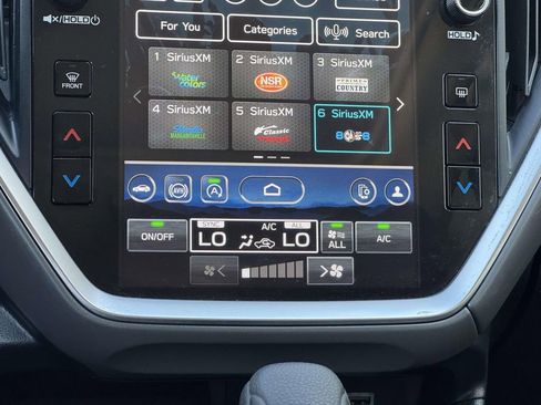 Used 2025 Subaru Crosstrek 2.0i Premium image 5