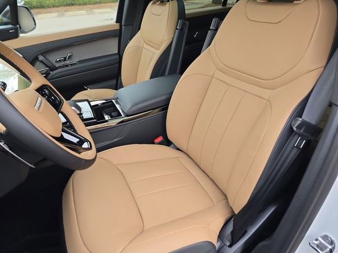 New 2026 Land Rover Range Rover Sport Dynamic SE AWD/4WD image 15