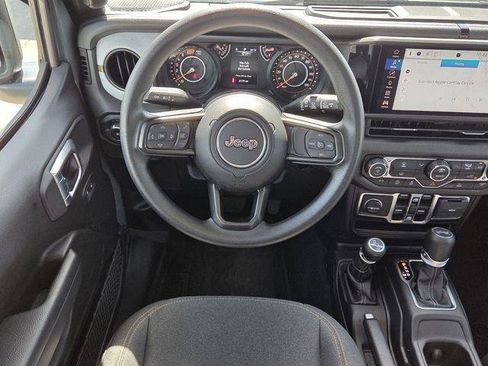 Used 2026 Jeep Wrangler Unlimited Sport AWD/4WD image 15