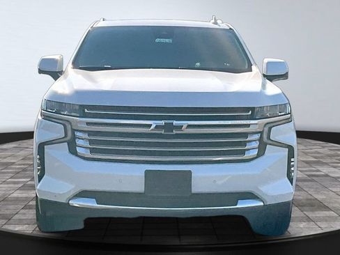 Used 2024 Chevrolet Suburban High Country AWD/4WD image 3