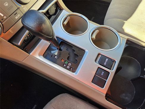 Used 2013 Toyota Highlander Base image 18