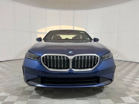 Used 2026 BMW 530i xDrive w/ Premium Package AWD/4WD image 2