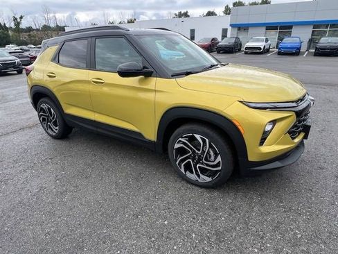 Used 2025 Chevrolet TrailBlazer RS w/ Driver Confidence Package image 8