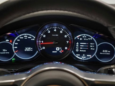 Used 2023 Porsche Cayenne Platinum Edition image 25