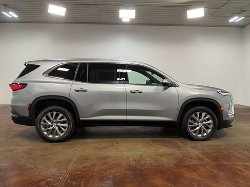 Used 2026 Buick Enclave Preferred AWD/4WD image 23