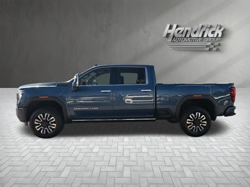 Used 2025 GMC Sierra 2500 Denali Ultimate image 8