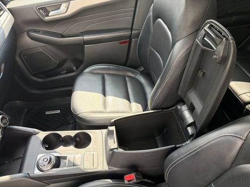 Used 2021 Ford Escape SEL w/ Technology Package FWD image 22