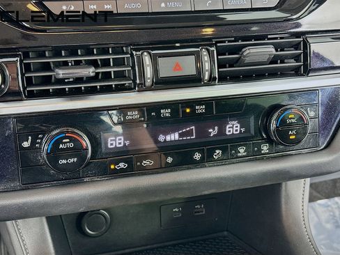 Used 2022 Nissan Pathfinder SV FWD image 22