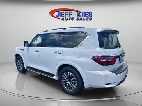 Used 2022 Nissan Armada SL w/ Captain's Chairs Package AWD/4WD image 7