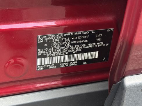 Used 2025 Toyota RAV4 XLE AWD/4WD image 37
