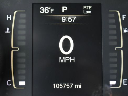 Used 2018 Jeep Cherokee Latitude w/ Altitude Package image 31