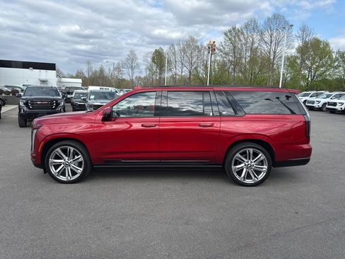 Used 2025 Cadillac Escalade ESV Sport Platinum w/ LPO, Floor Liner Package image 2