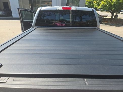 Used 2024 Ford Ranger Lariat w/ FX4 Off-Road Package AWD/4WD image 17