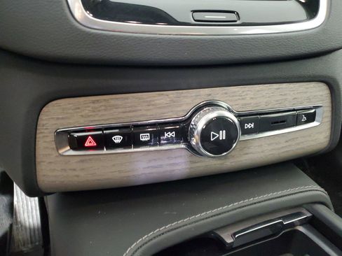 Certified 2024 Volvo XC90 T8 Ultimate w/ Protection Package AWD/4WD image 30