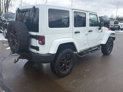 Used 2017 Jeep Wrangler Unlimited Sahara image 5