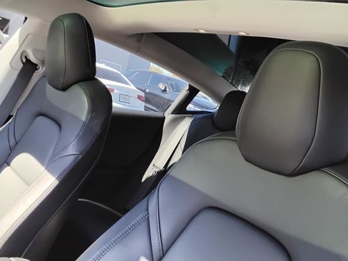 Used 2018 Tesla Model 3 Long Range image 18