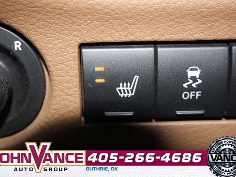 Used 2013 Jeep Wrangler Unlimited Rubicon w/ Connectivity Group image 35
