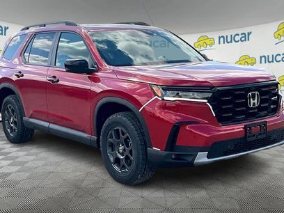 New 2025 Honda Pilot TrailSport