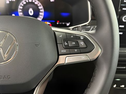 New 2025 Volkswagen Taos SE image 13