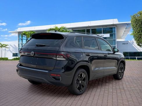 New 2026 Volkswagen Taos SE FWD image 7