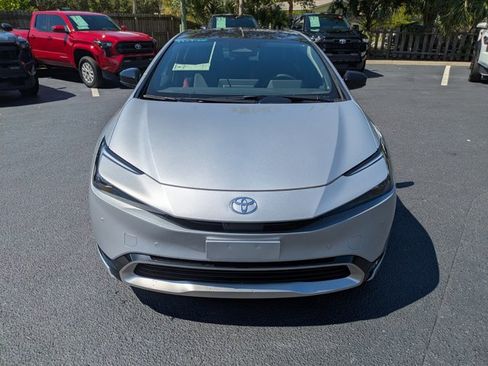 New 2025 Toyota Prius Plug-In Hybrid image 9
