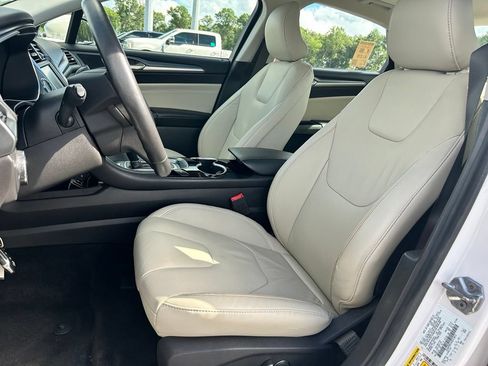 Used 2016 Ford Fusion Titanium FWD image 12