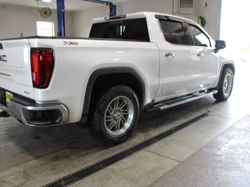 Used 2023 GMC Sierra 1500 SLT w/ SLT Premium Package AWD/4WD image 9