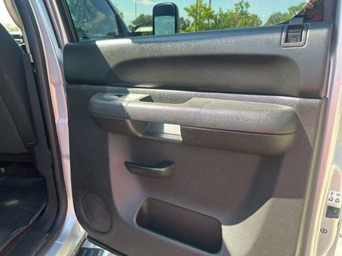 Used 2013 Chevrolet Silverado 2500 LT w/ Texas Edition image 9