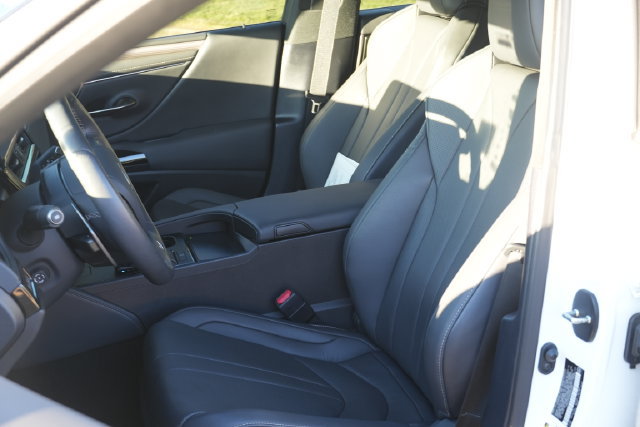 Used 2024 Lexus ES 350 F Sport w/ Accessory Package (Z2) FWD image 25