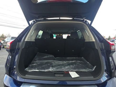 Certified 2025 Nissan Rogue SV w/ SV Premium Package image 17