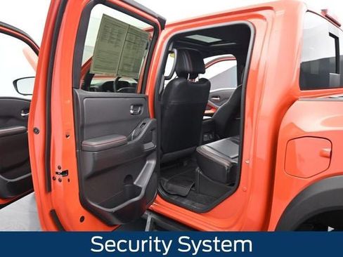 Used 2025 Nissan Frontier PRO-4X w/ Pro Premium Package AWD/4WD image 18
